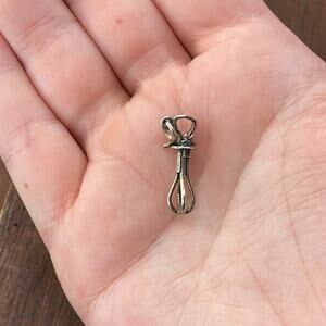 Vintage 925 Sterling Silver Egg Beater Hand Mixer Kitchen Pendant Bracelet Charm